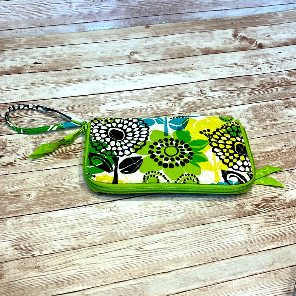 Vera Bradley Limes Up Clutch Wallet Wristlet Neon Floral Pattern Like New
